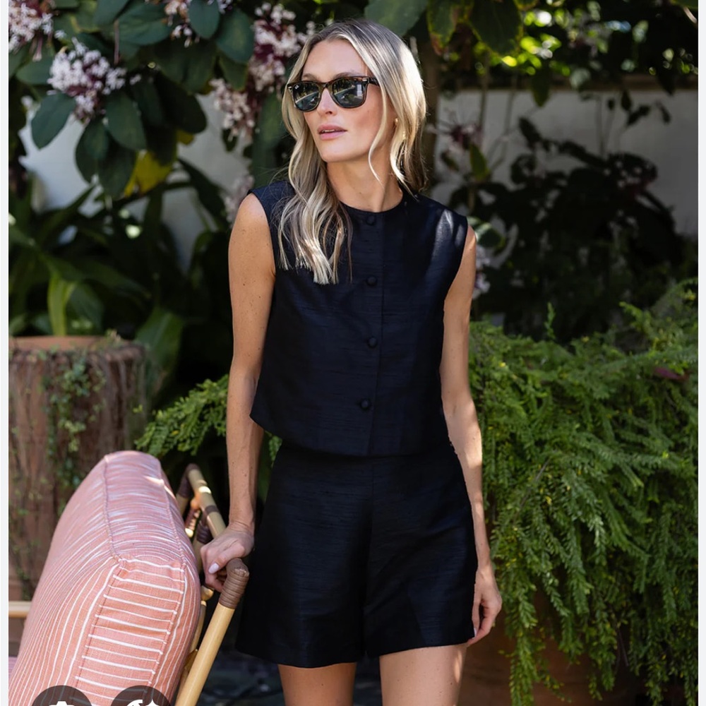 Julia amory Kelly Duponi short noir black
